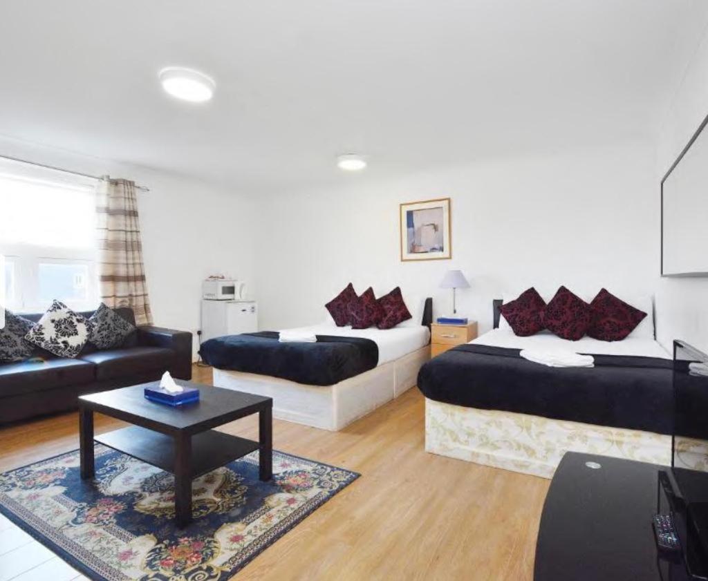 Cavali Hotel Лондон Екстериор снимка