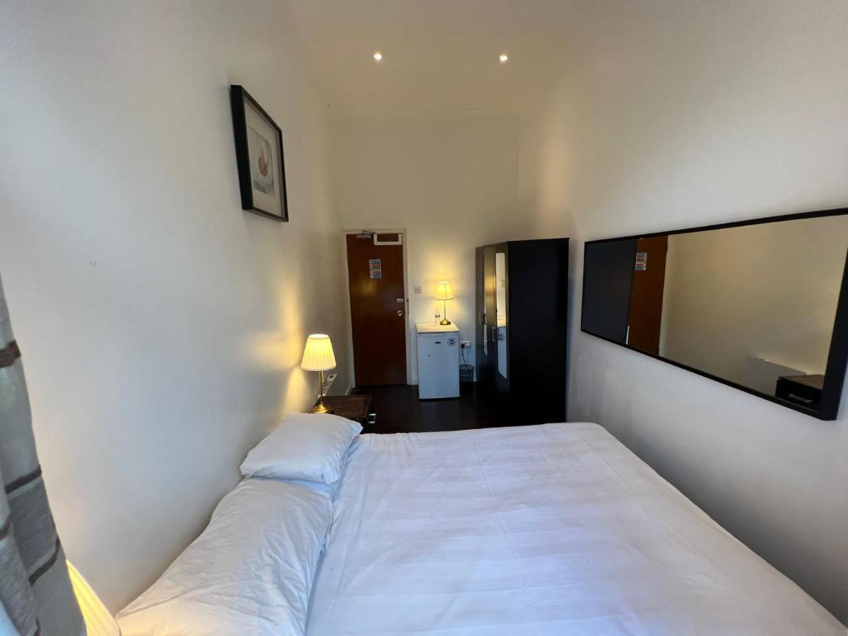 Cavali Hotel Лондон Екстериор снимка
