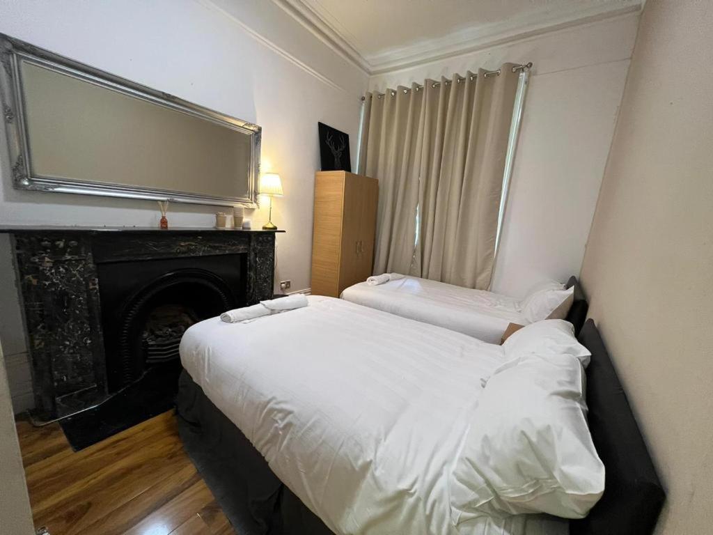 Cavali Hotel Лондон Екстериор снимка
